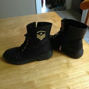 Combat boots